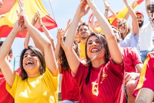 Fans i spanske landsholdstrøjer